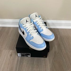 Air Jordan 1 Low (GS) 'Ice Blue'